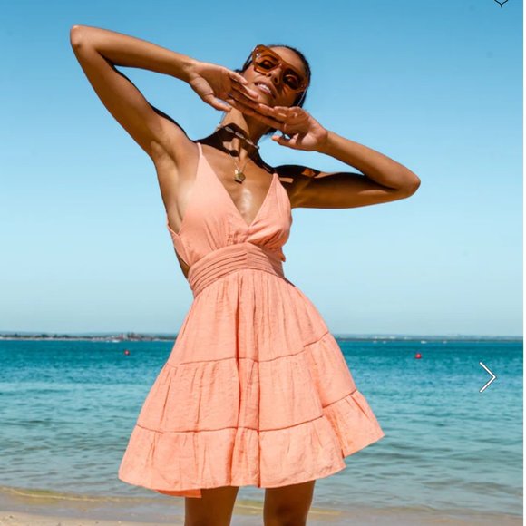 Hello Molly Dresses & Skirts - Hello Molly Tiered Woven Halter Mini Dress Peach Pink NWT Size 4 Small